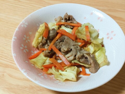 豚肉とキャベツ人参炒め